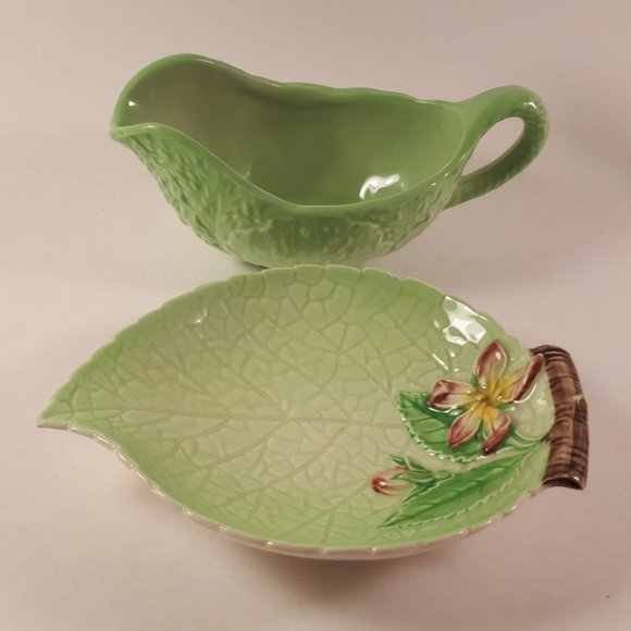 RARE Carlton ware green leaf dish and green gravy boat for your collection - Picture 1 of 9
